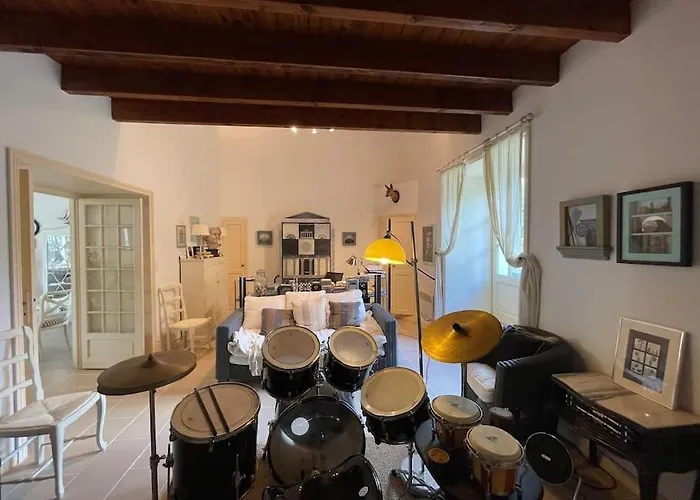 Le Domaine Du Prieure Chervettes