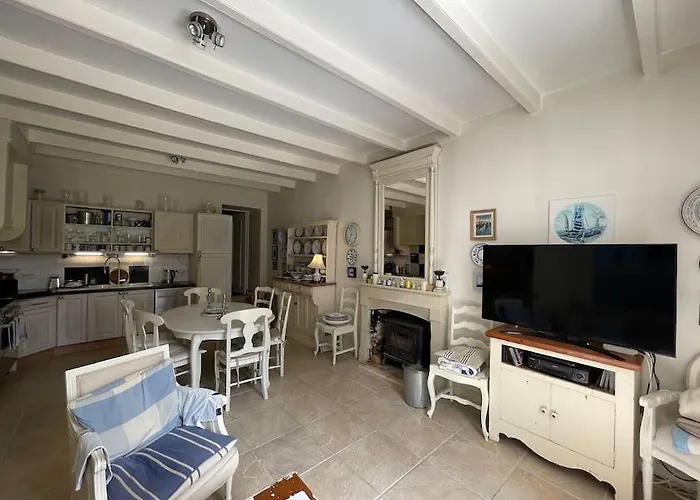 Le Domaine Du Prieure Chervettes