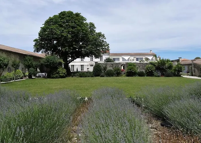 Villa Le Domaine Du Prieure Chervettes